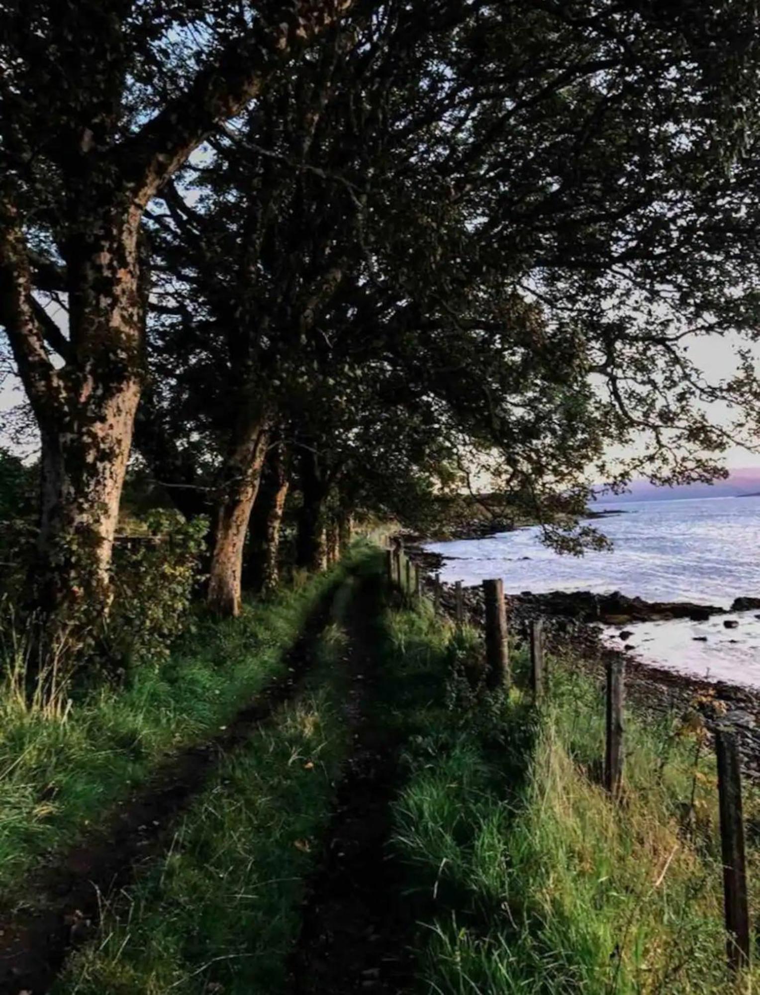 Mackinnon Cottage - 3 Bedroom Cottage Broadford (Isle of Skye) Bagian luar foto