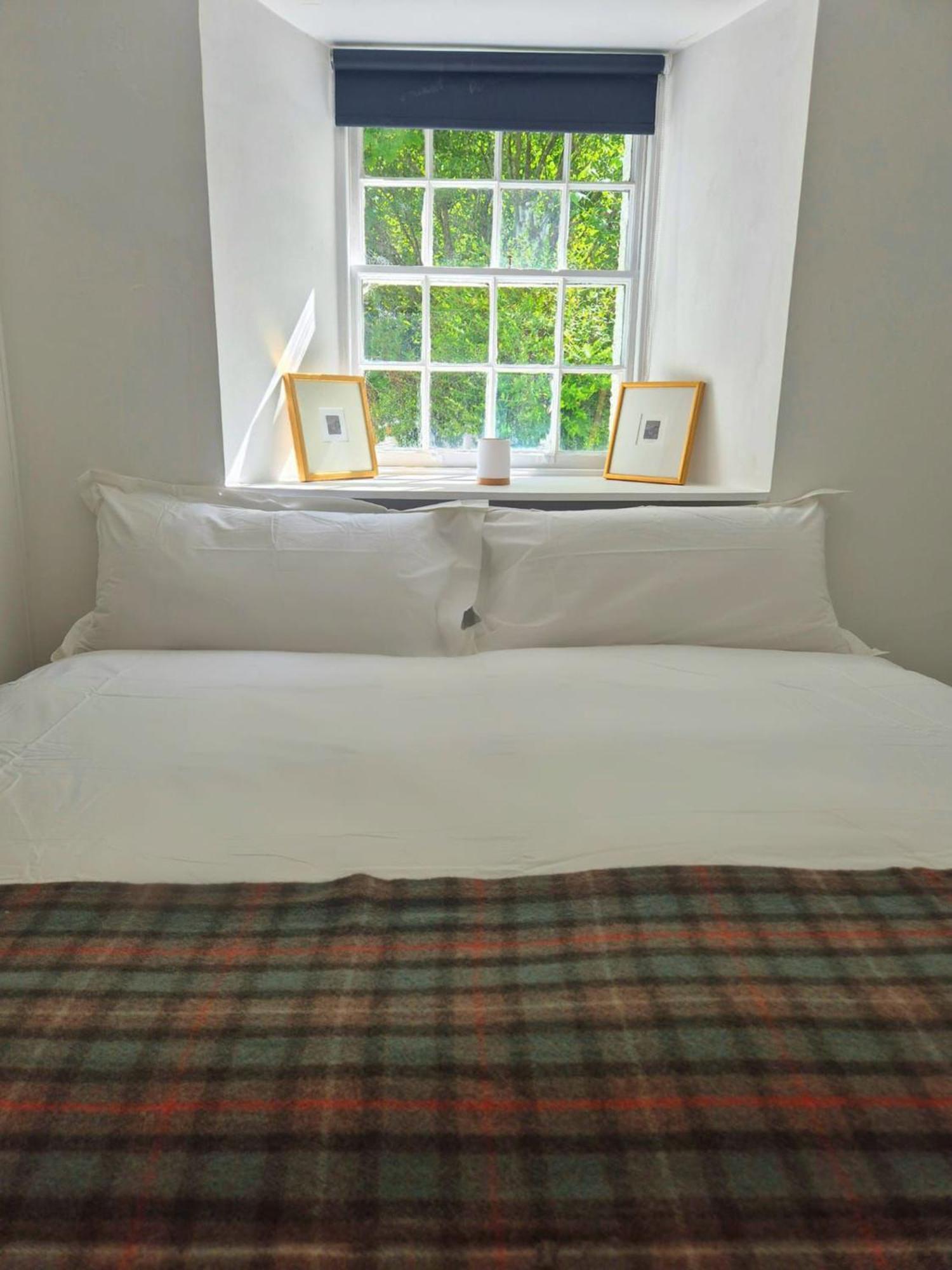 Mackinnon Cottage - 3 Bedroom Cottage Broadford (Isle of Skye) Bagian luar foto