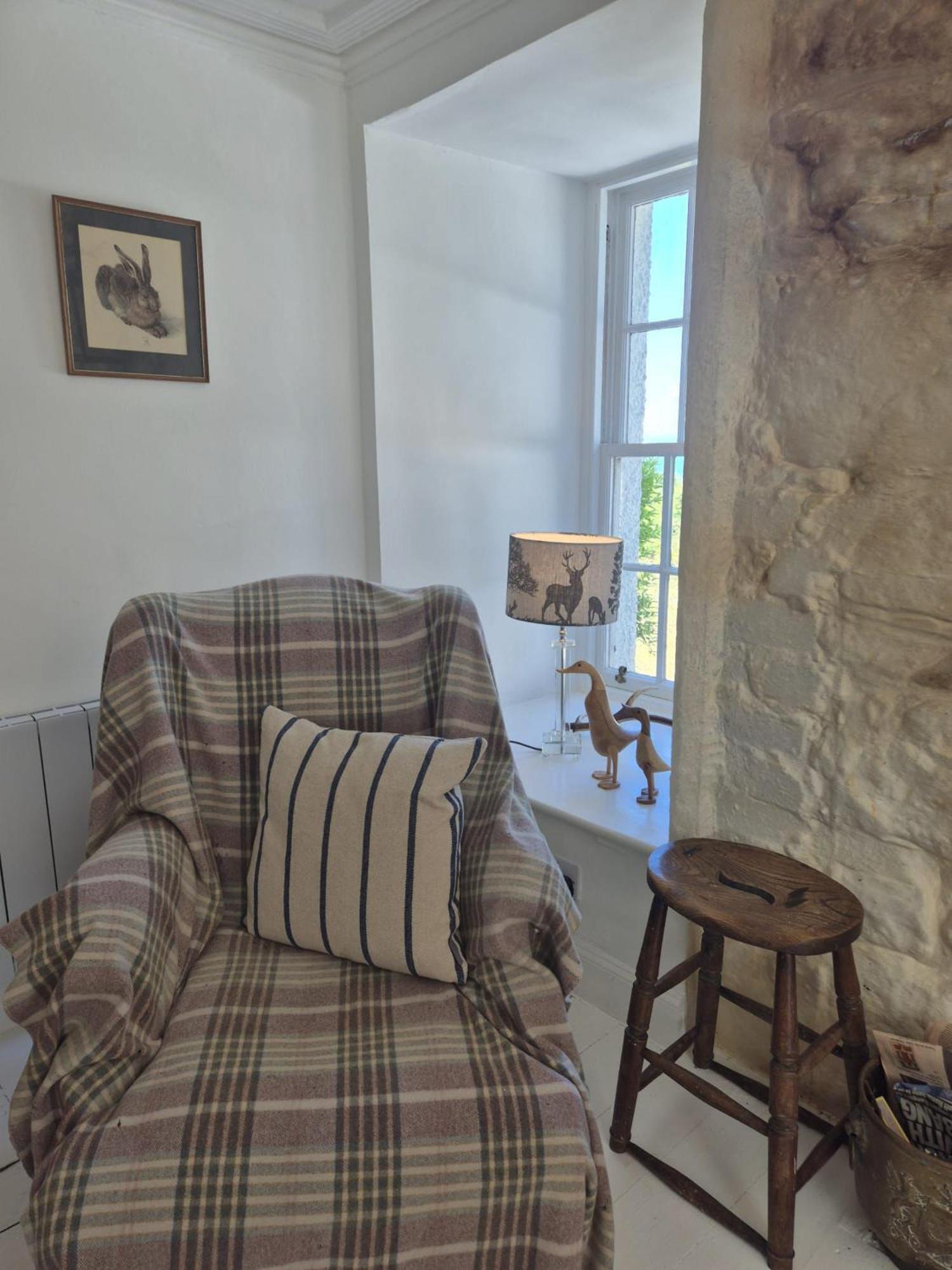 Mackinnon Cottage - 3 Bedroom Cottage Broadford (Isle of Skye) Bagian luar foto