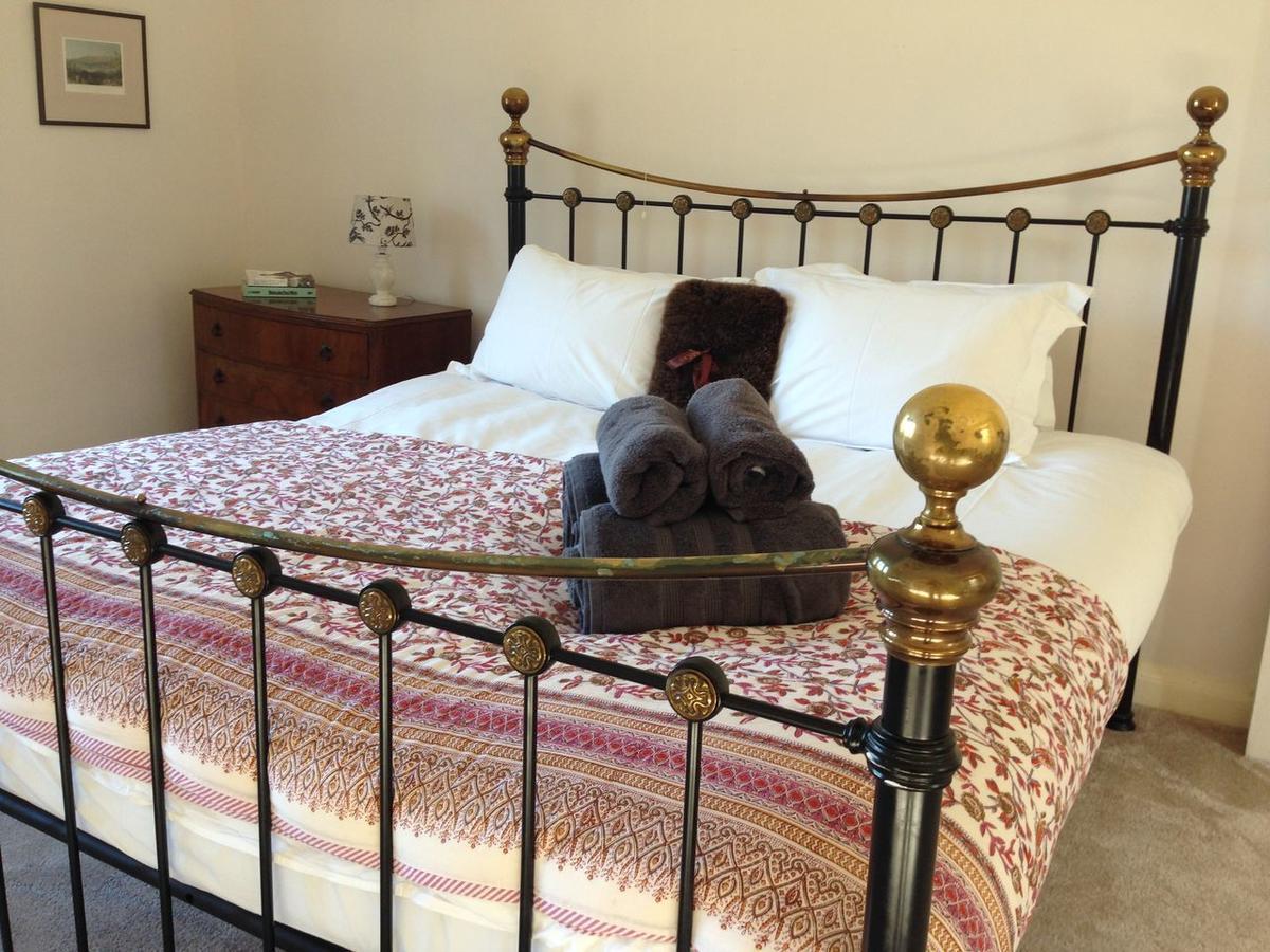 Mackinnon Cottage - 3 Bedroom Cottage Broadford (Isle of Skye) Bagian luar foto